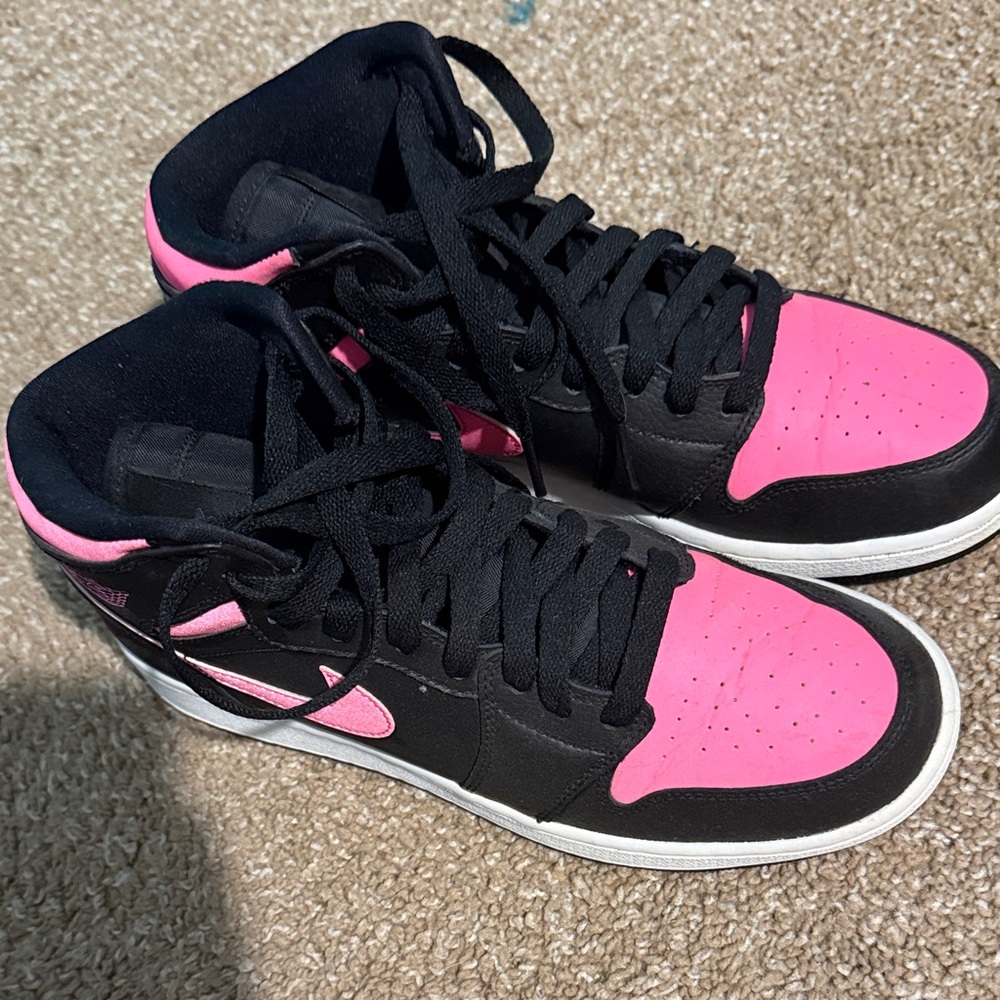 Jordan Women's Black and Pink Sneakers